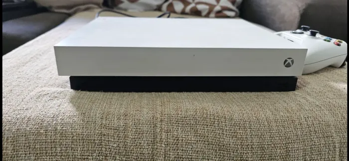 Vendo X box one x 1 TB