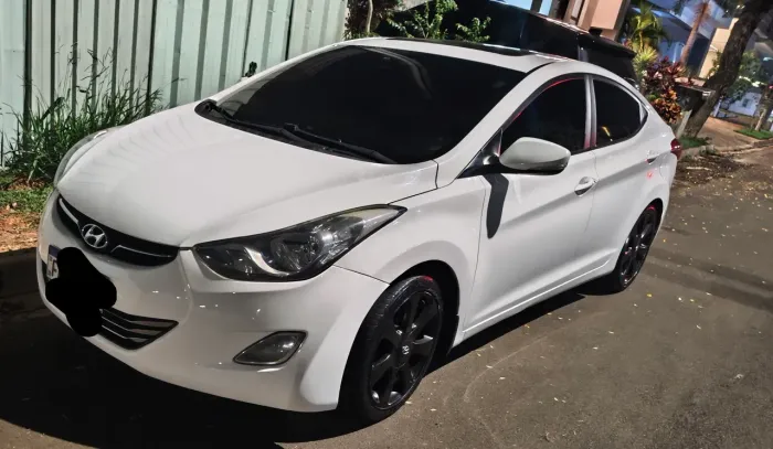 Hyundai Elantra GLS 1.8 16V Aut. 2013