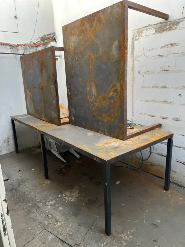 Mesa de ferro