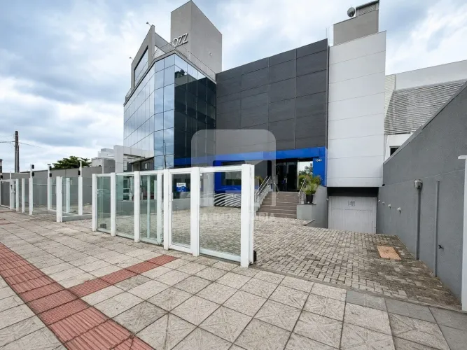 Prédio Comercial de 925m² privativos em Capoeiras