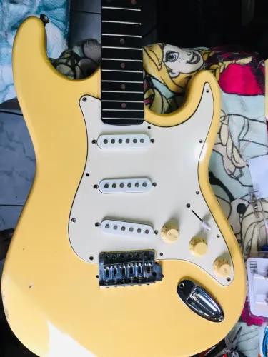 Guitarra para reparos não tá funcionando não sei o motivo