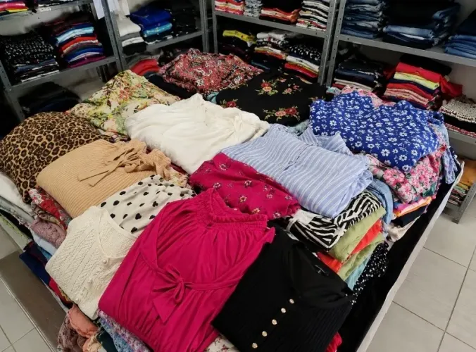 Lote de Roupas Femininas para Revenda - Brechó e Bazar