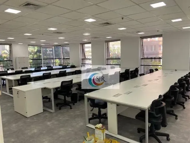 Conjunto comercial MOBILIADO de 270 m² com 6 vagas