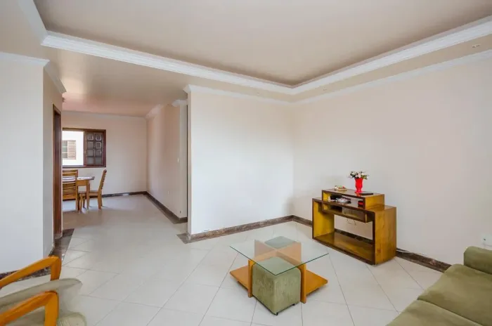 Casa à Venda - Havaí, 4 Quartos, 300 m2