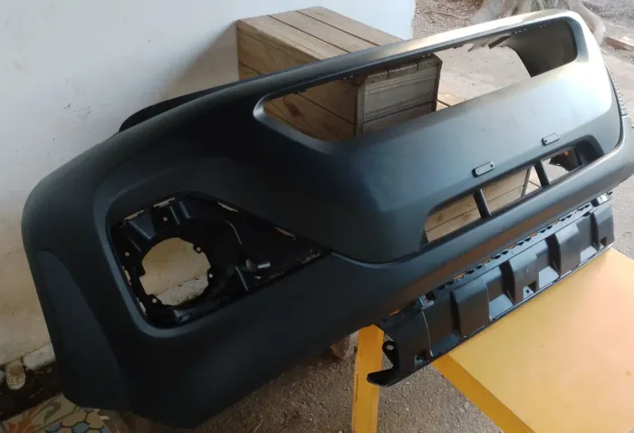 Parachoque dianteiro fiorino semi novo original