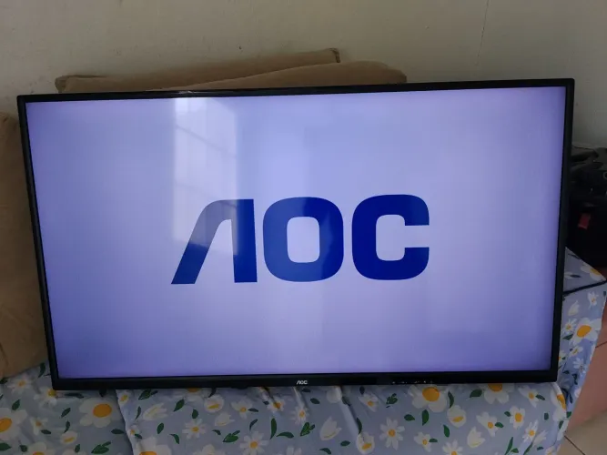 Tv AOC reiniciando