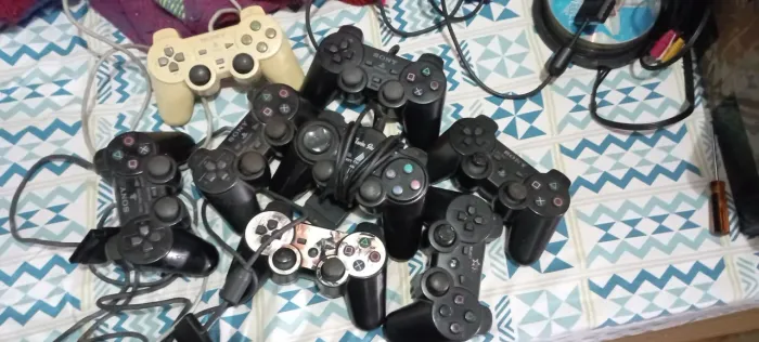 *Baixei*Lote de Controles de Play 1,2 e 3 (originais e paralelos) funcionando com detalhes