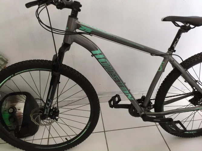 Bicicleta Houston aro 29 R$ 750