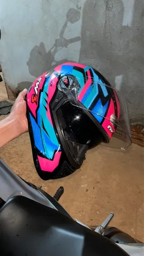 Capacete fw3 semi novo poucos dias de uso