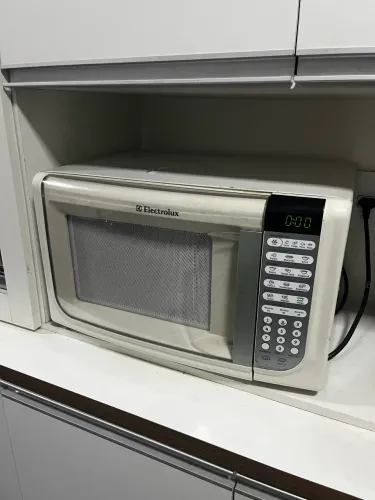 Micro-ondas Electrolux Branco - Funcionando Perfeitamente - Excelente Custo-Benefício