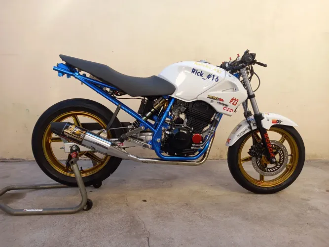 CBX250 track day