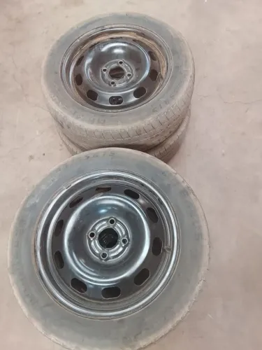 Pneus com roda r15
