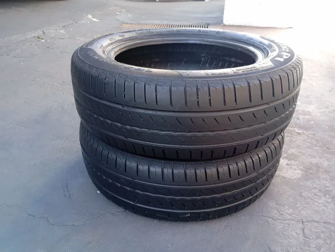Pneus 185/60R15 usado Pirelli 