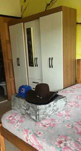 Roupeiro solteirão