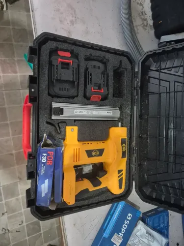 Pistola de prego a bateria B-TEC não acompanha carregador