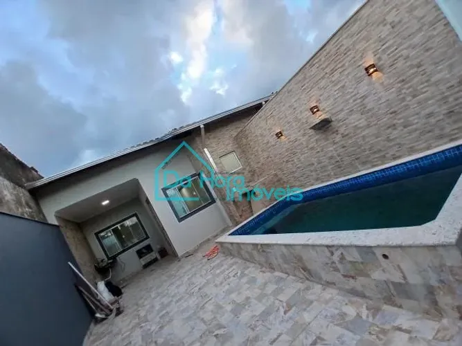 ótima casa com 2 quartos, suíte, 3 banheiros, piscina, 2 vagas de garagem a venda em monga