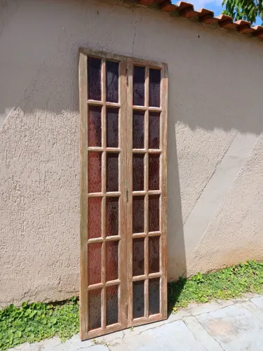 Porta maciça vidro colorido 0.70 de largura