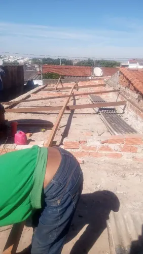 Pedreiro disponível 