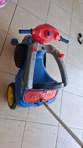 Triciclo infantil