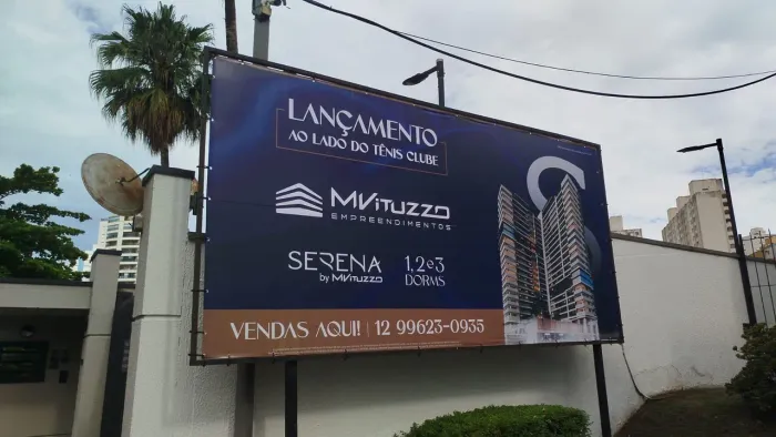 Fachada em lona