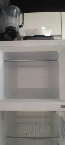 Geladeira Electrolux DC44 (Para Retirada de Peças / Conserto) - Carcaça Impecável!