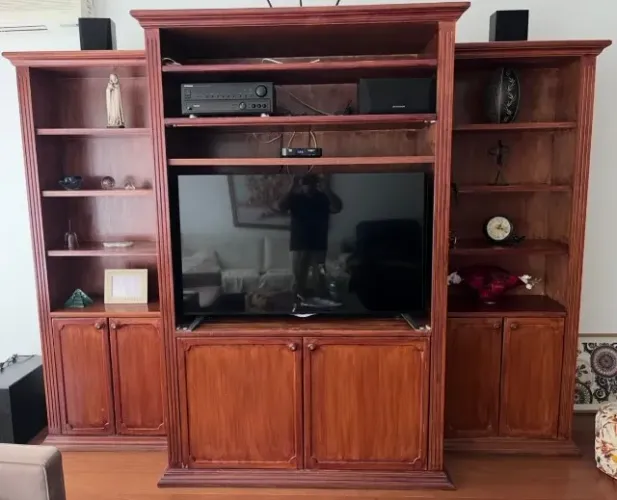 Estante para sala com 3,00m de largura e 2,20m de altura