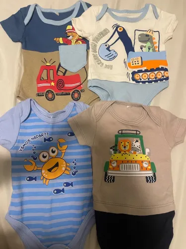 Lote com 4 Roupinhas de Bebê Menino - Bodies com estampas fofas e divertidas. ?