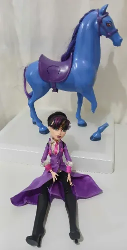 Boneca monster high