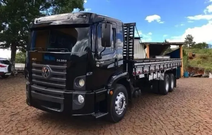 vw 24250 6x2 2010 carroceria