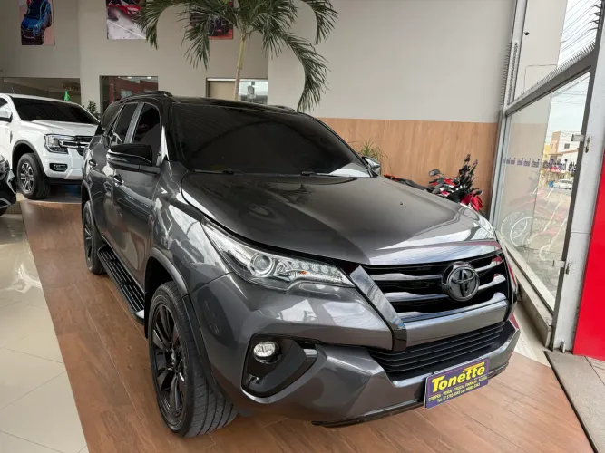 Toyota Hilux SW4 SRX 4X4 2.8 TDI 16V Dies. Aut. 2020