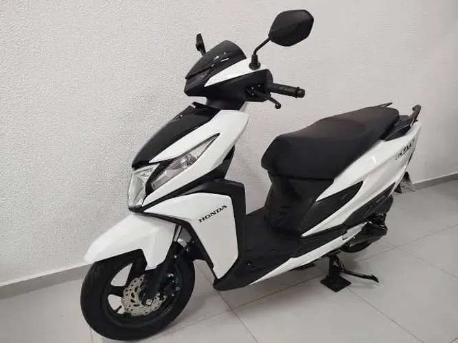 Honda Elite 2026 com 970km