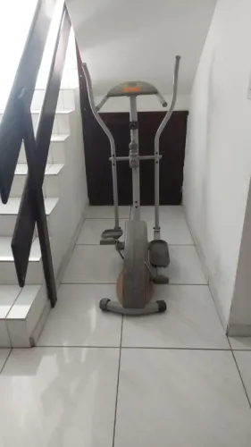 Equipamento de Ginástica Elíptico - Marca Athletic