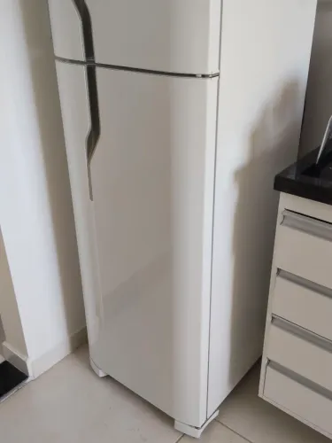 Geladeira Electrolux 260l DC35A