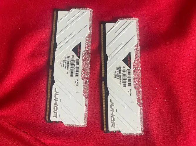 Dois pentes de memória ram ! 3200mhz