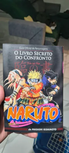ITEM COLECIONADOR Livro Naruto - O livro secreto do confronto EM EXCELENTES CONDIÇÕES 