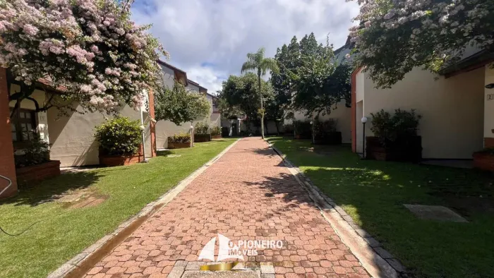 Casa de Condomínio com 4 dorms a 30m da praia
