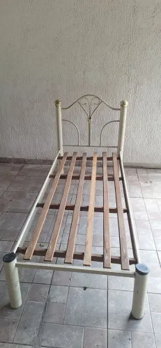 Cama de solteiro