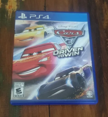 ? Carros 3: Correr para Vencer (PS4) - Acelere com Relâmpago McQueen!