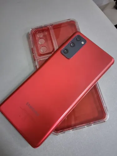 S20 FE vermelho 6/128 snapdragon. Ac/trocas com volta.