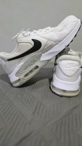 Tênis originais, vários modelos. Valor no anúncio.