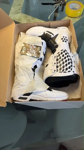 Vendo bota Jett para trilha e motocross, nunca foi usada