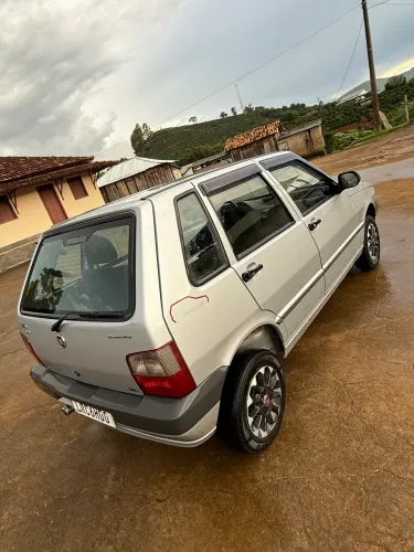 Fiat Uno Mille Grazie 1.0 Fire Flex 8V 4P 2013