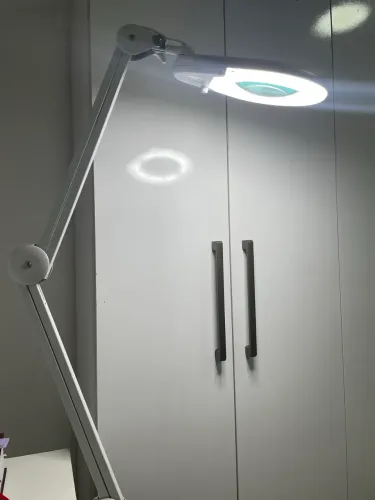 Luminária led dentista com lupa