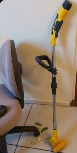 Vendo roçadeira usada com bateria