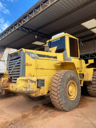 Máquina pá carregadeira L90 volvo