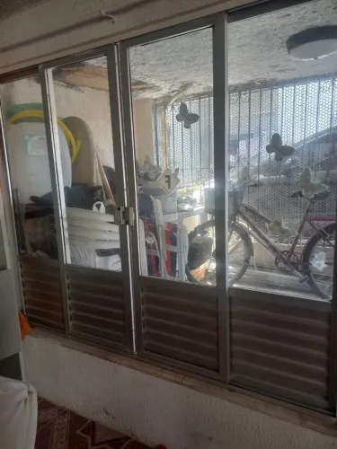 Vendo Janela de vidro e alimínio