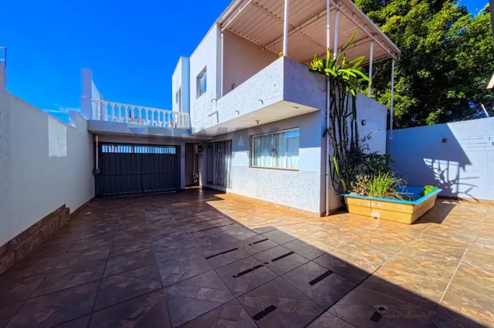 Casa multifuncional à venda no Jardim Santa Olivia II
