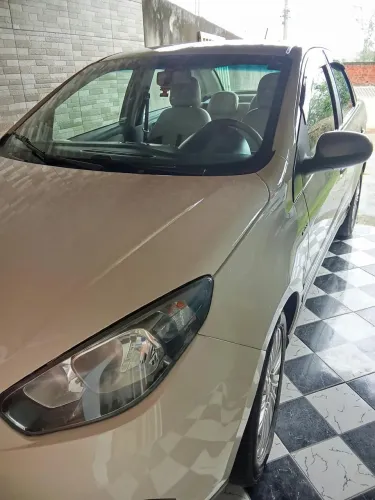 Fiat Grand Siena Essence Dual. 1.6 Flex 16V 2013