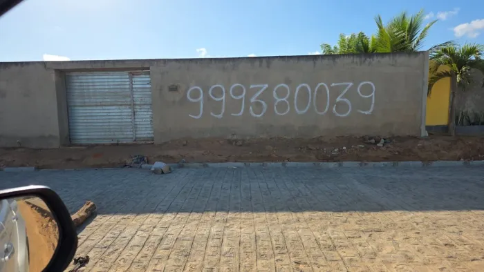 VENDO OU TROCO EM UM VEÍCULO DE PASSEIO 
