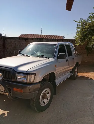 Toyota Hilux CD DX 4X2 3.0 8V 90cv Diesel 2004
